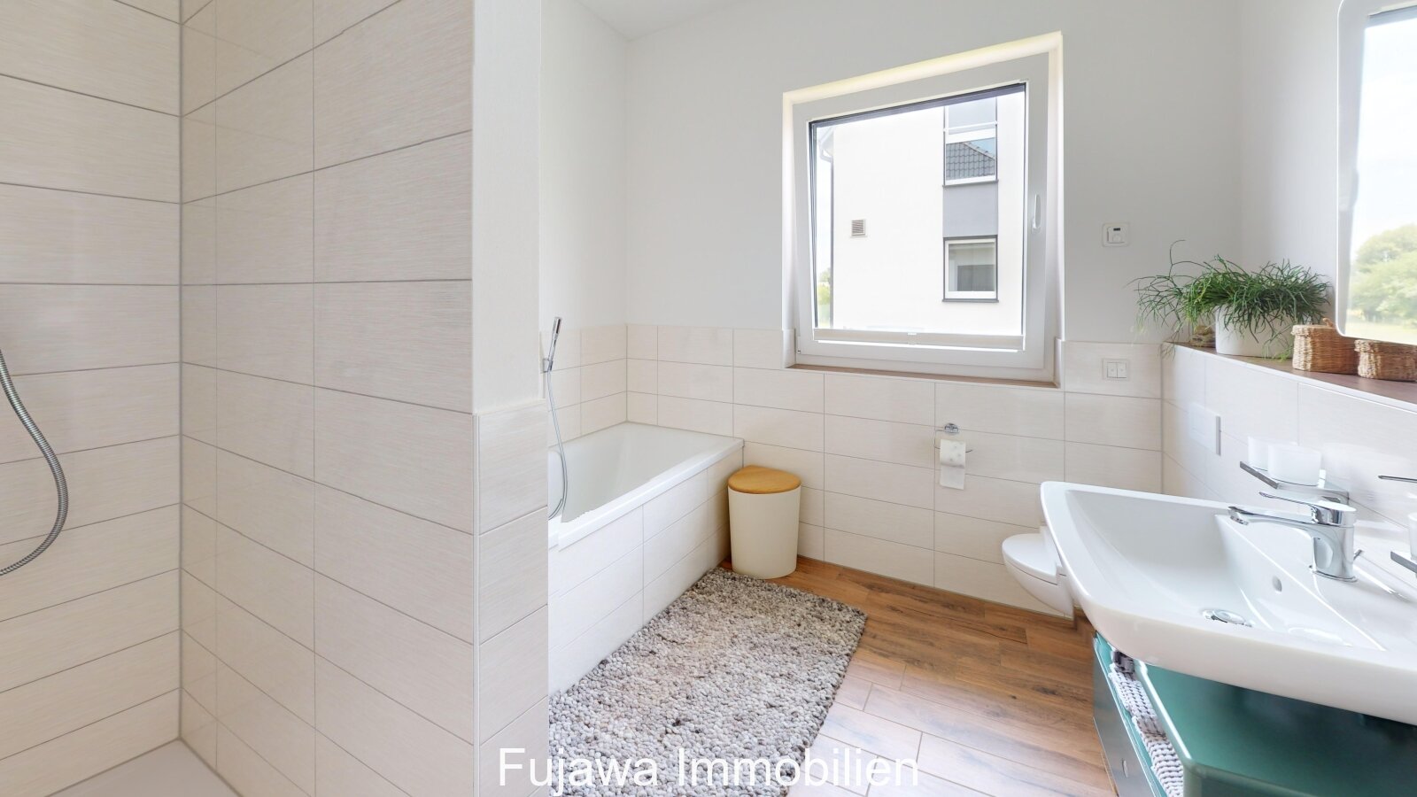 Traumhaftes Einfamilienhaus nahe der Müritz: Ruhige Lage, Energieklasse A, Neuwertig