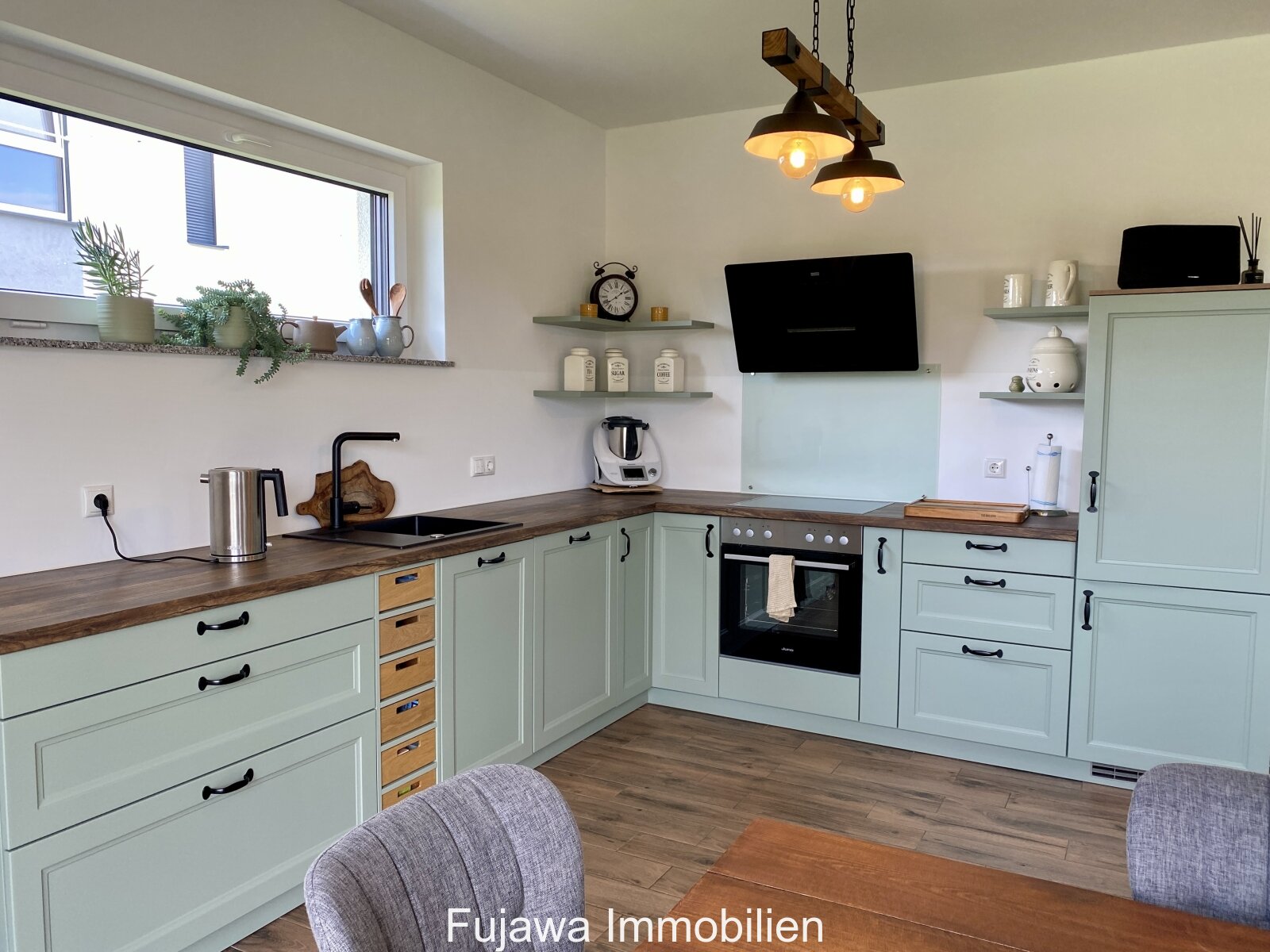 Traumhaftes Einfamilienhaus nahe der Müritz: Ruhige Lage, Energieklasse A, Neuwertig