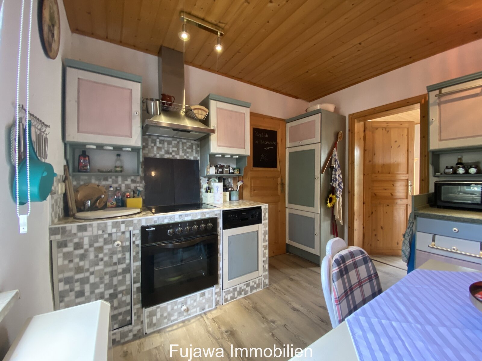 seltene Gelegenheit: Sternbungalow in Schwarz Nur 150 Meter zum Wasser mit eigenem Bootsliegeplatz* und Winterlager!