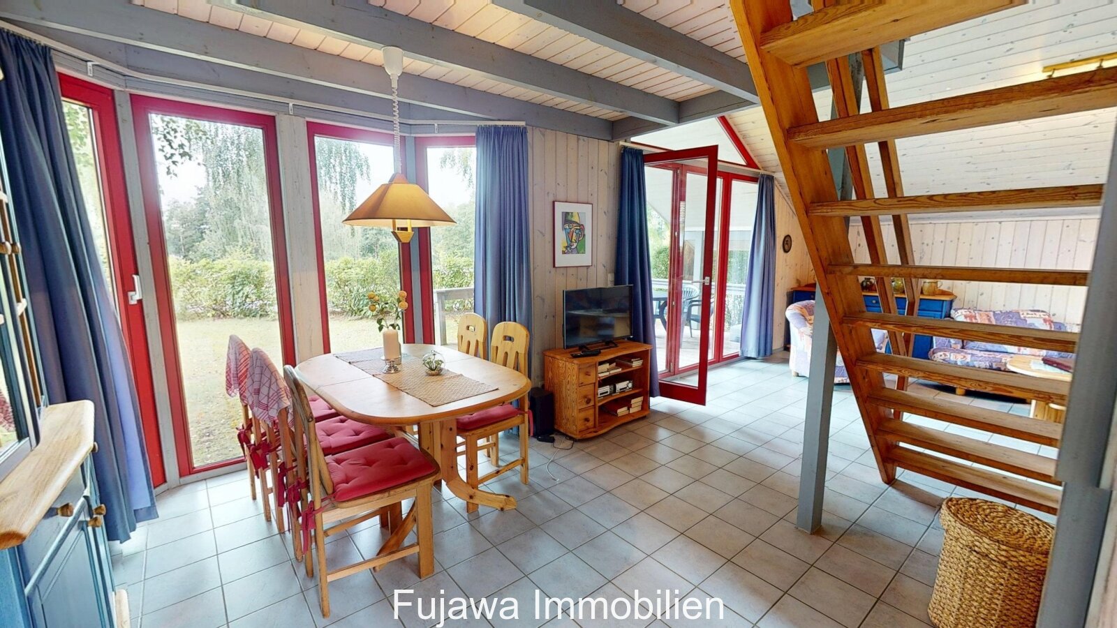 Ferienhaus (Nr. 29) auf großem Grundstück in erster Reihe im Ferienpark Mirow mit Seeblick