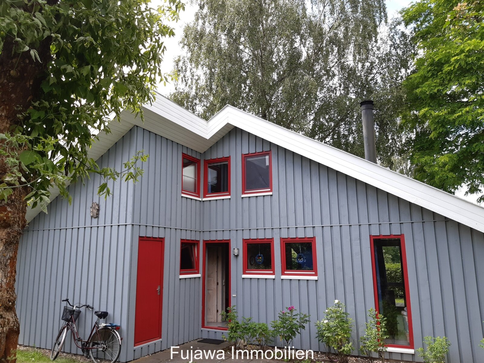 Ferienhaus (Nr. 29) auf großem Grundstück in erster Reihe im Ferienpark Mirow mit Seeblick