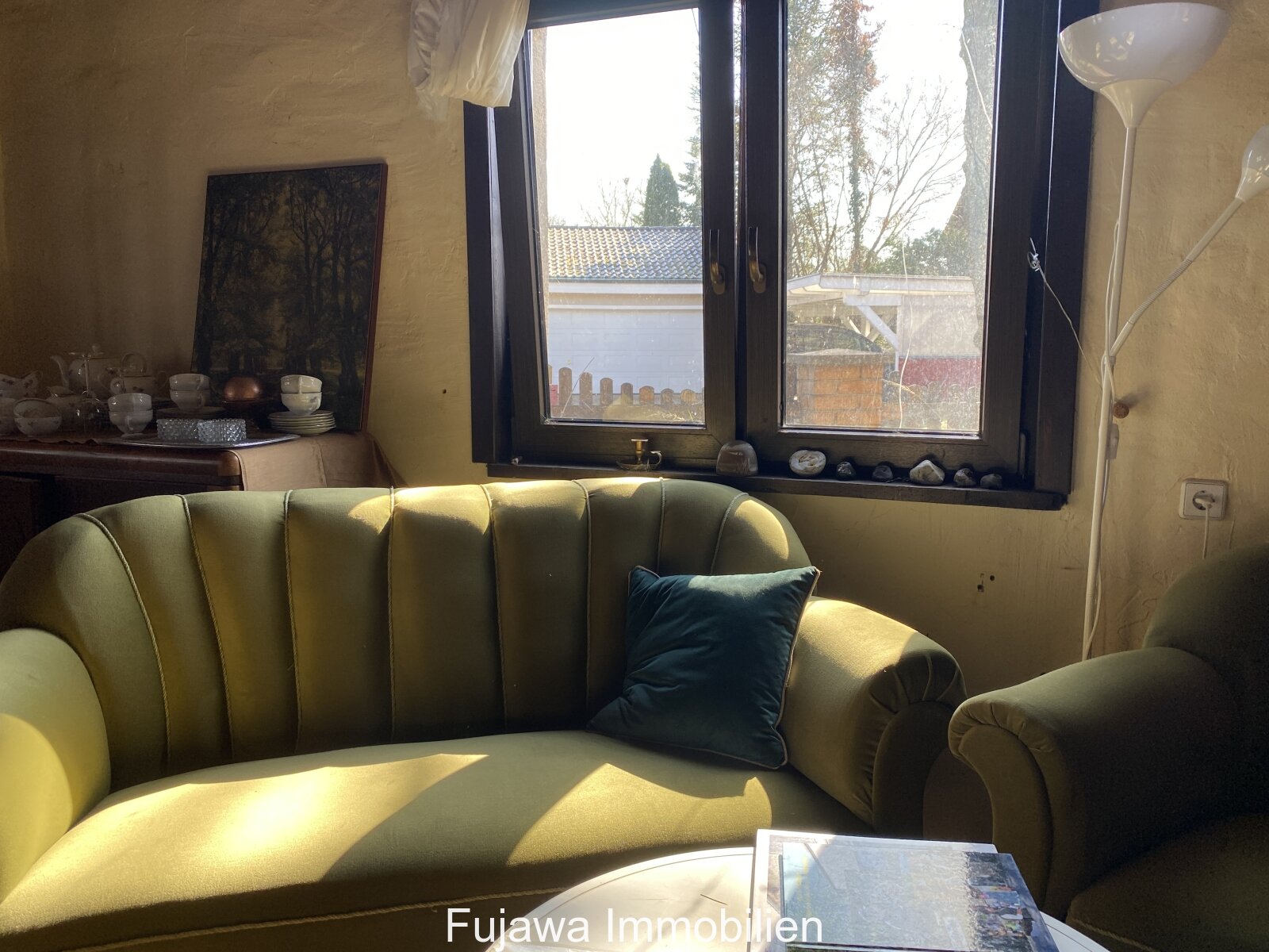 sanierungsbedürftiges Haus mit Garage und Nebengebäude günstig zu verkaufen