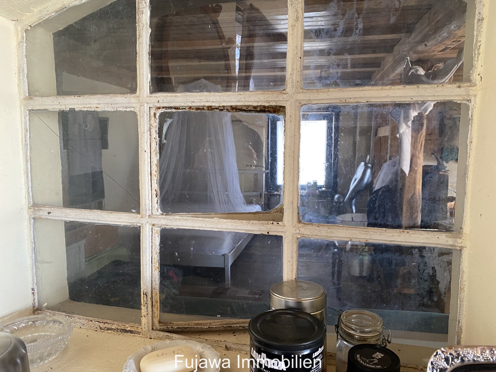 sanierungsbedürftiges Haus mit Garage und Nebengebäude günstig zu verkaufen