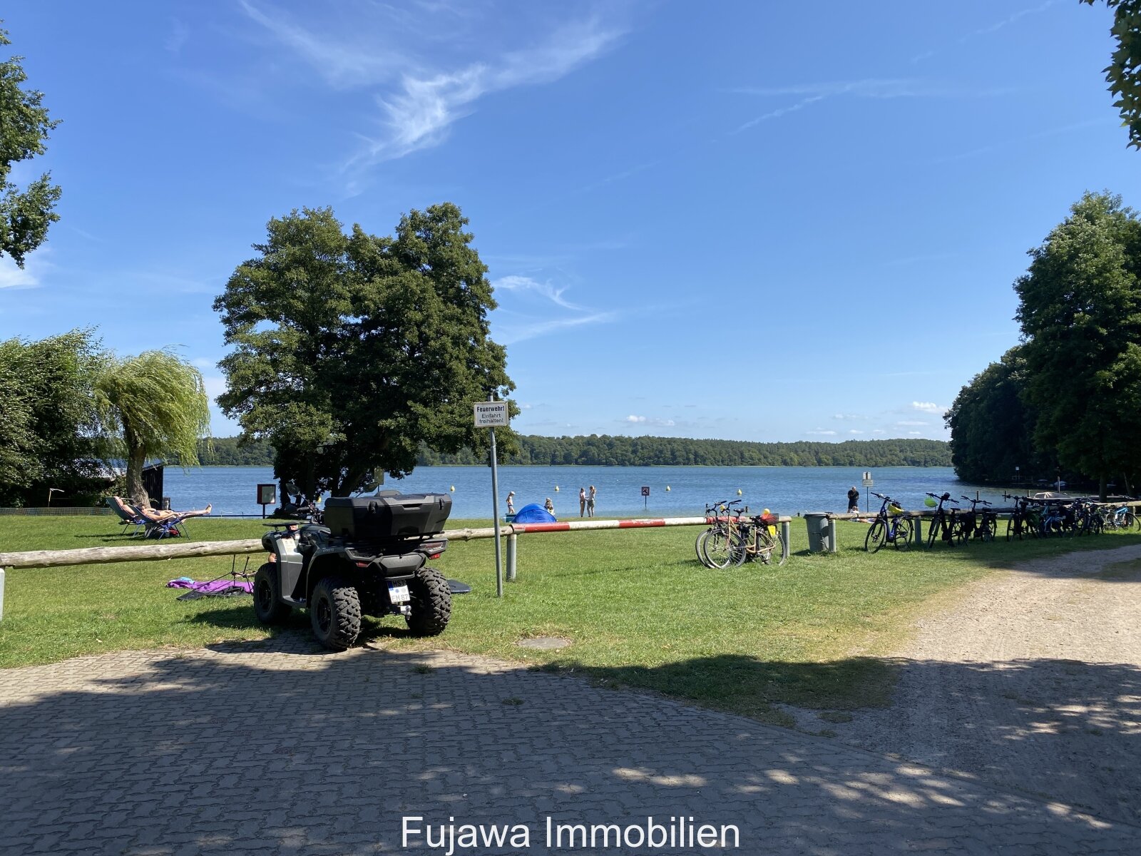 Idylle pur: Kleines Ferienhaus am See nahe HH & Berlin an der Mecklenburger Seenplatte