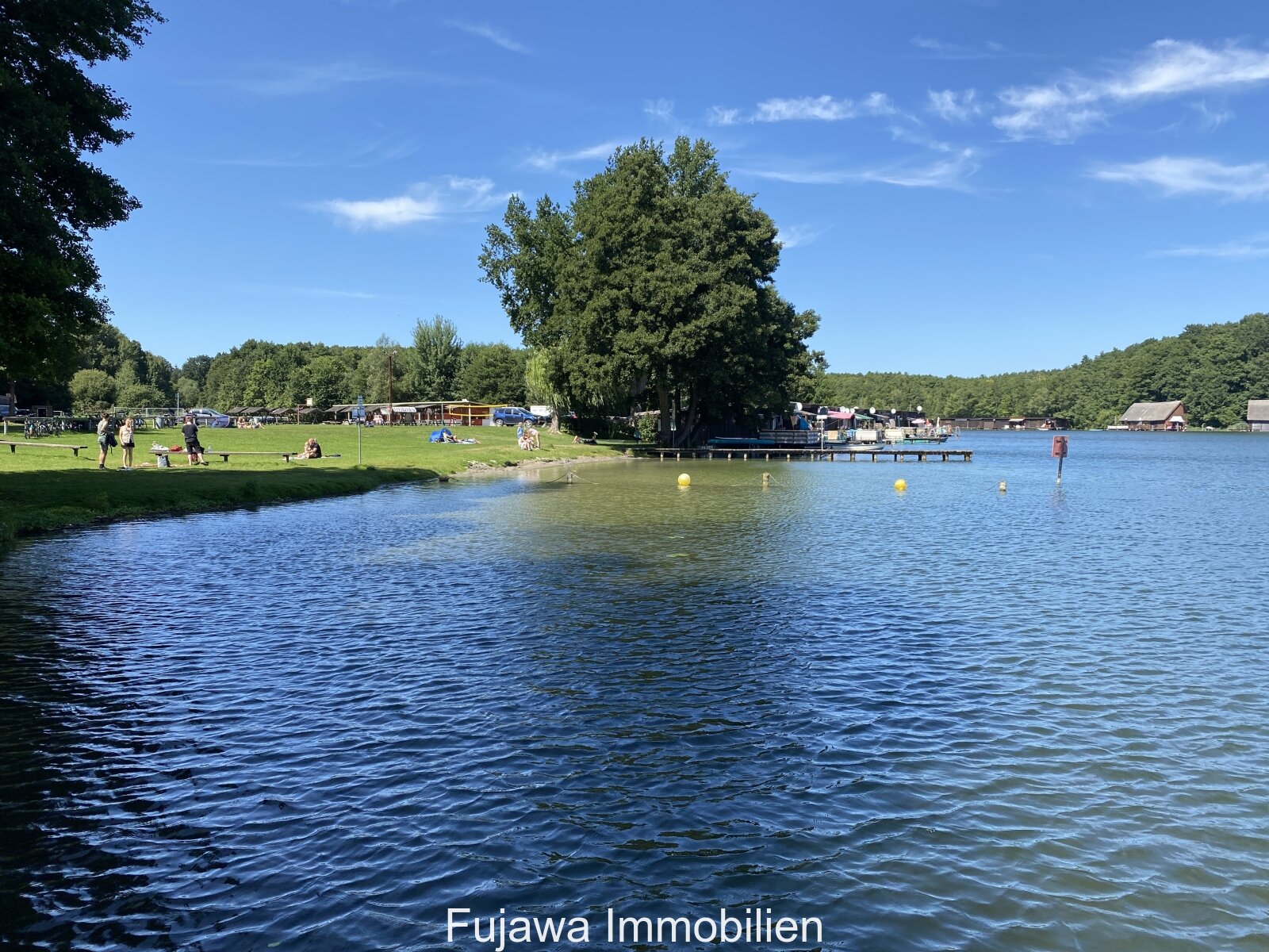 Idylle pur: Kleines Ferienhaus am See nahe HH & Berlin an der Mecklenburger Seenplatte