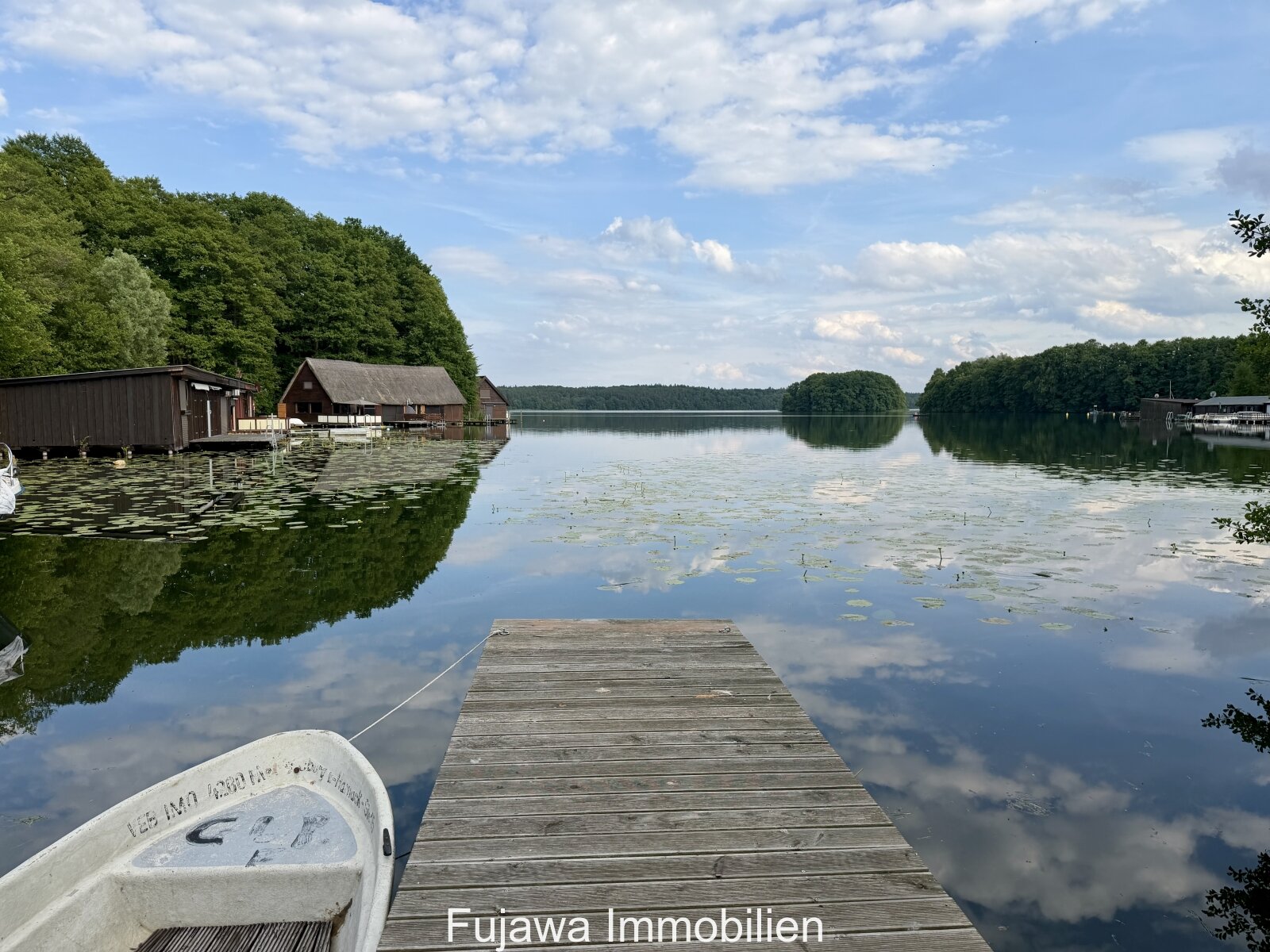 Idylle pur: Kleines Ferienhaus am See nahe HH & Berlin an der Mecklenburger Seenplatte