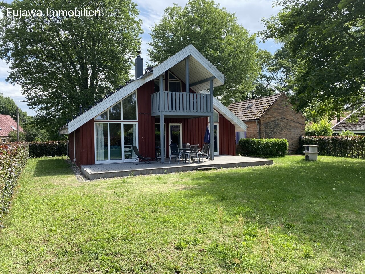 Freistehendes Haus in Mirow: Winterfest, in Seenähe, Garage, sofort frei!