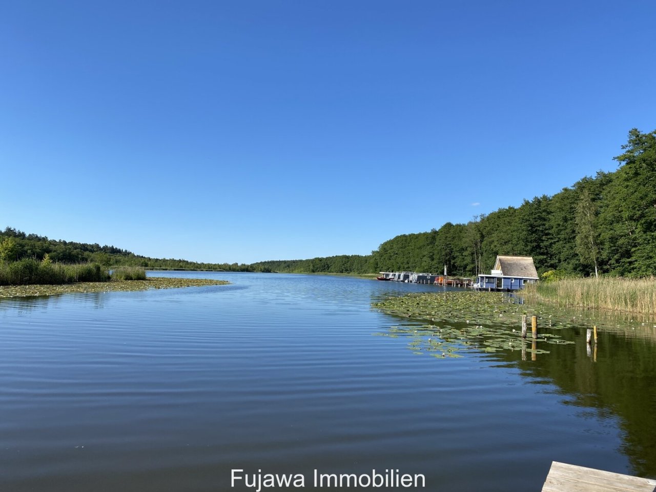 Blick zur Marina im Ferienpark Mirow Blick zur Marina im Ferienpark Mirow