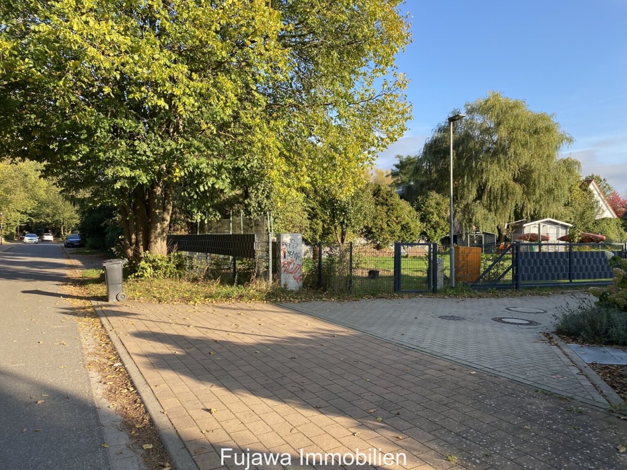 Ansicht von der Seestraße zum Grundstück Ansicht von der Seestraße zum Grundstück
