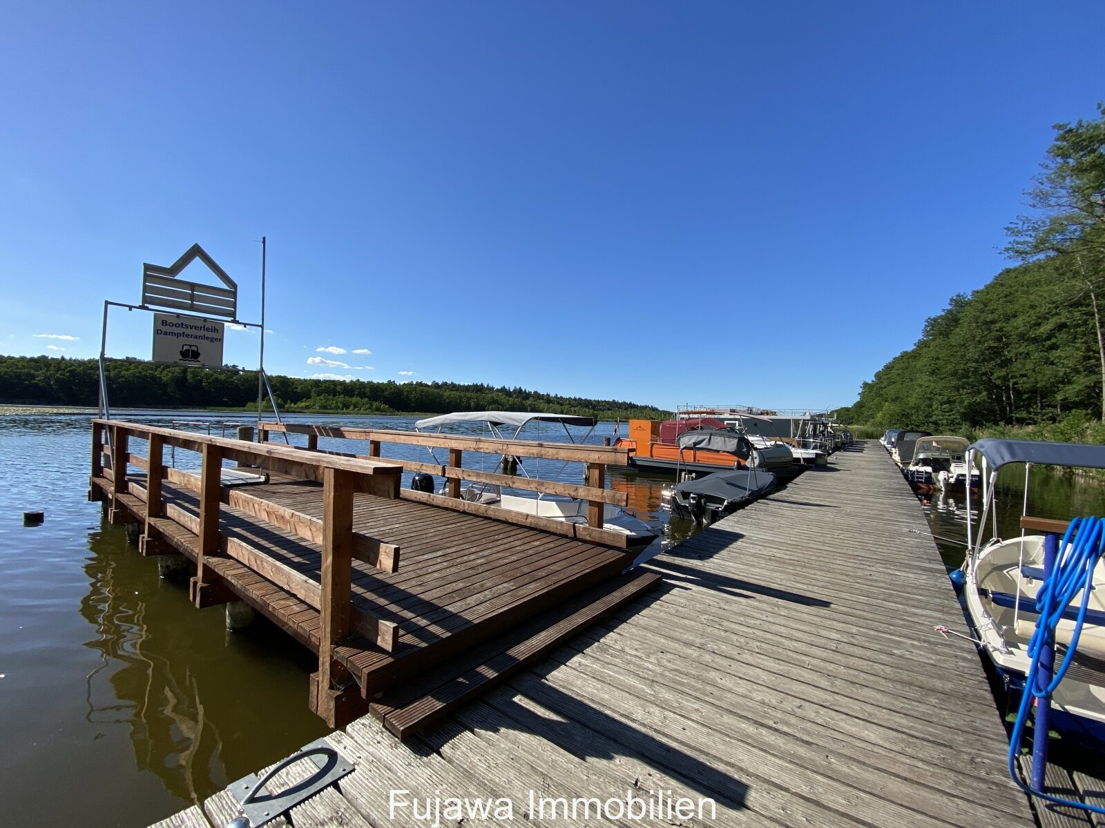 Schiffsanlegestelle und Marina Granzow