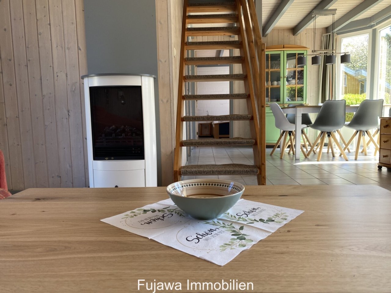Wohnbereich mit neuem Elektro Kamin Wohnbereich mit neuem Elektro Kamin