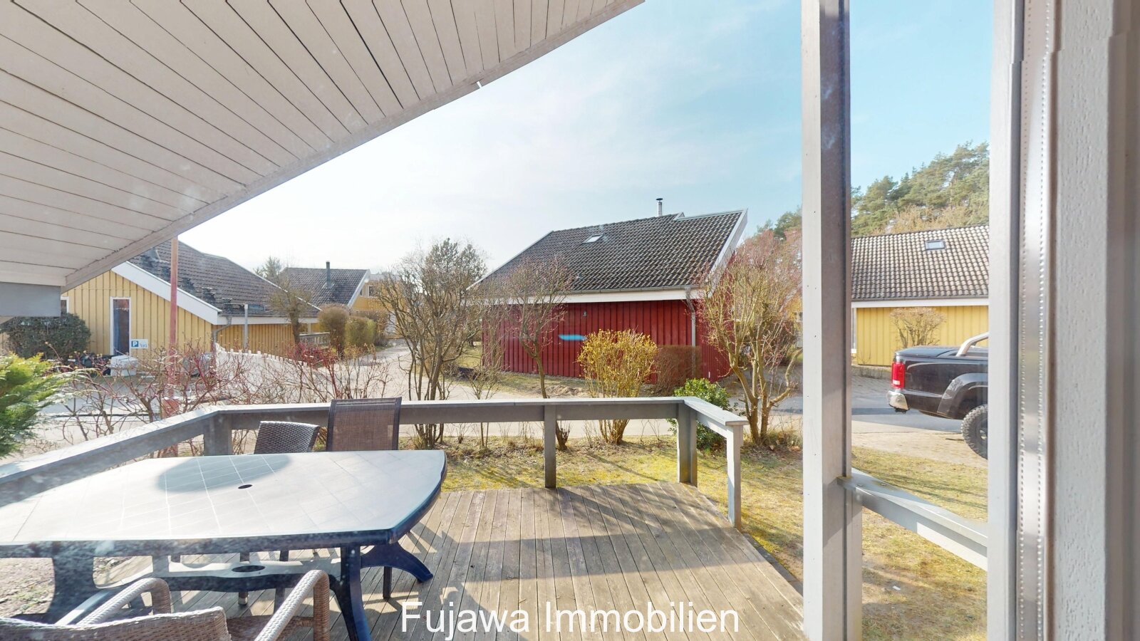 Terrasse teilüberdacht