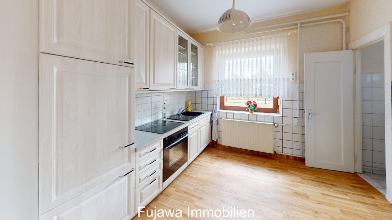 Küche mit Speisekammer Küche mit Speisekammer