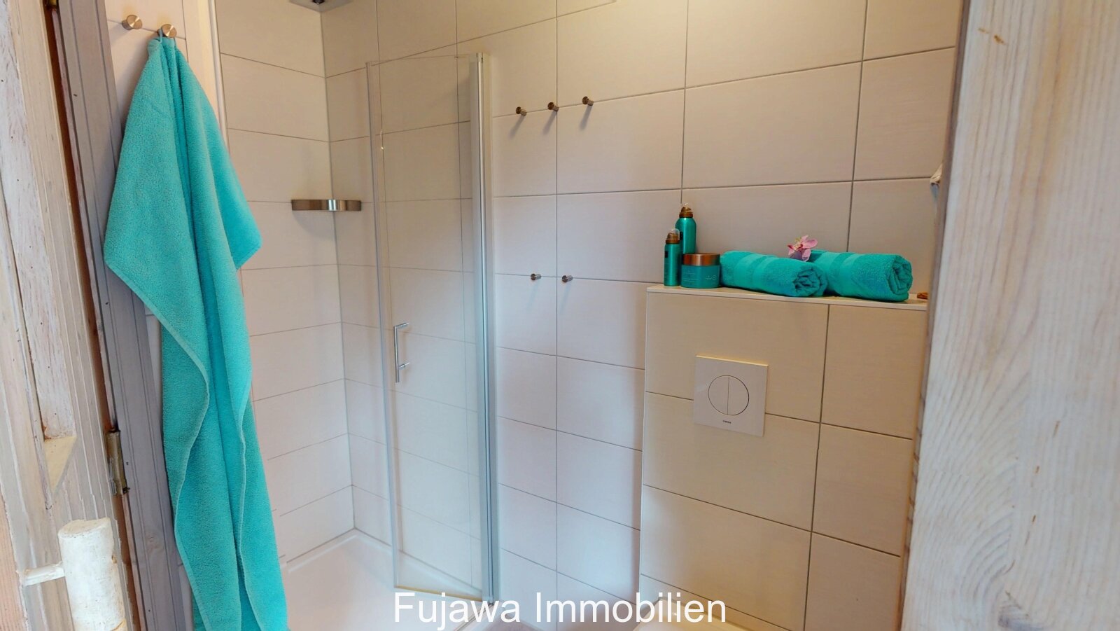 Dusche mit Glastür Dusche mit Glastür