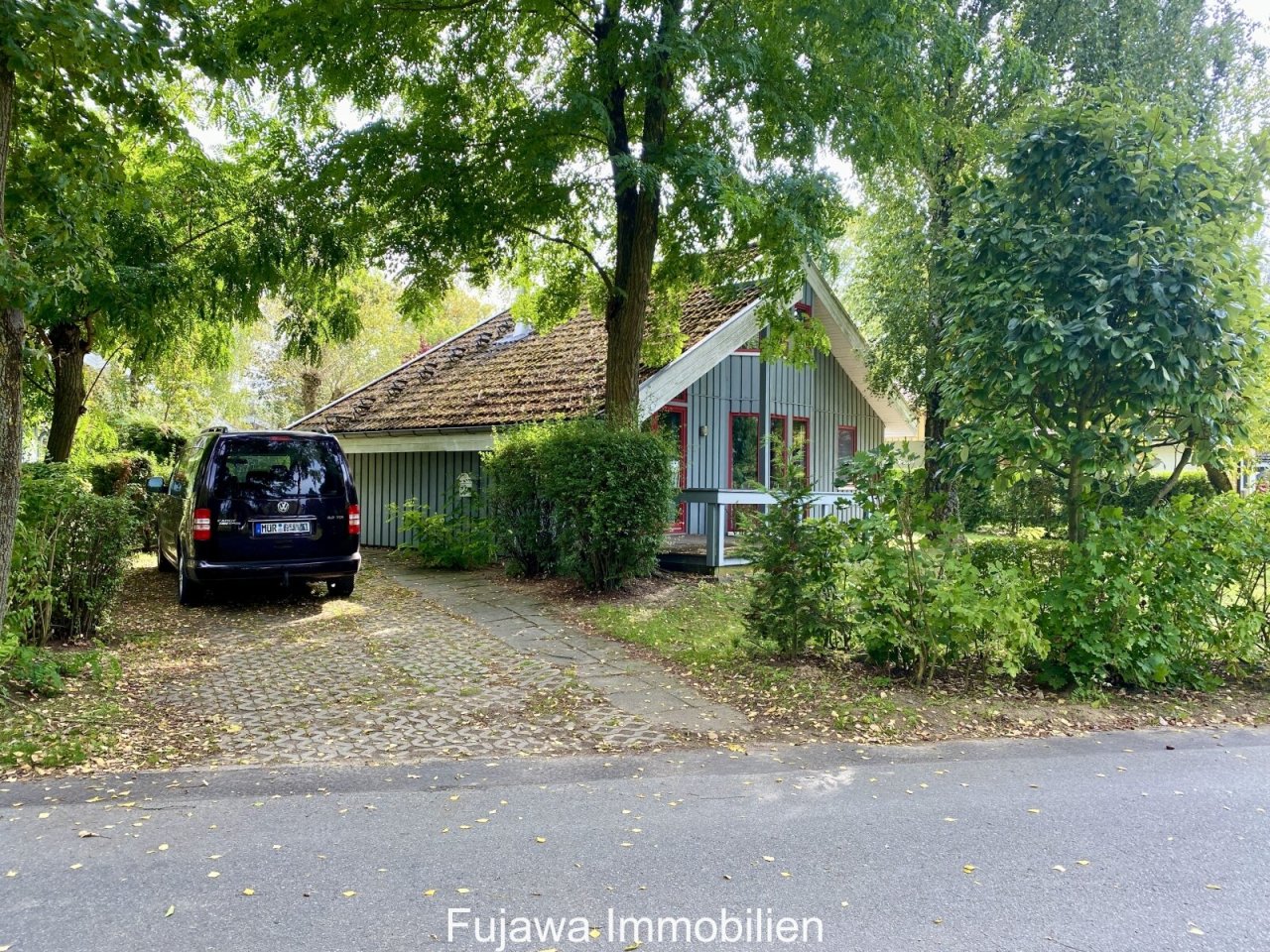 Kfz-Stellplatz am Haus