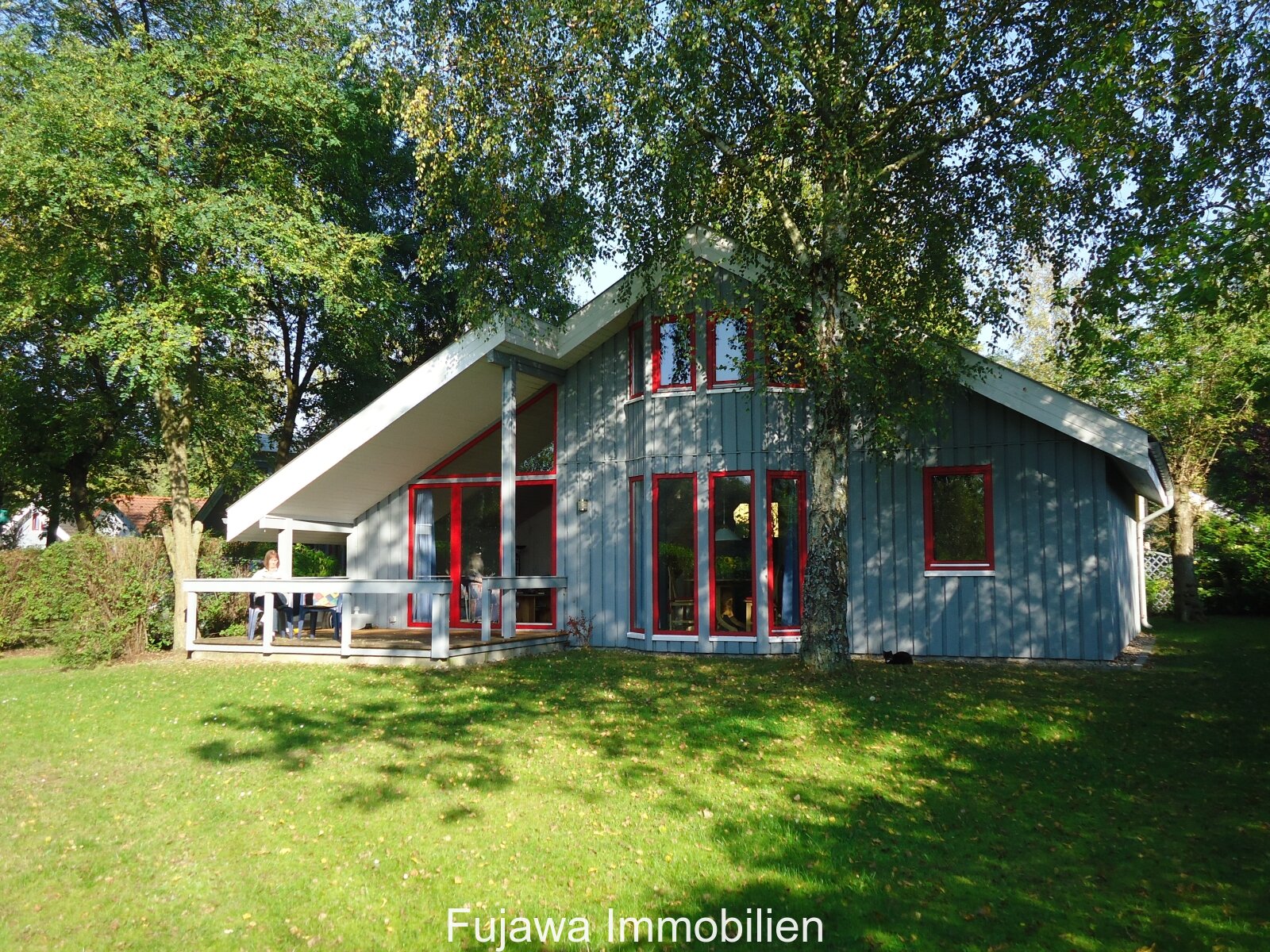 Ansicht Haus mit Terrasse zur Westseite Ansicht Haus mit Terrasse zur Westseite