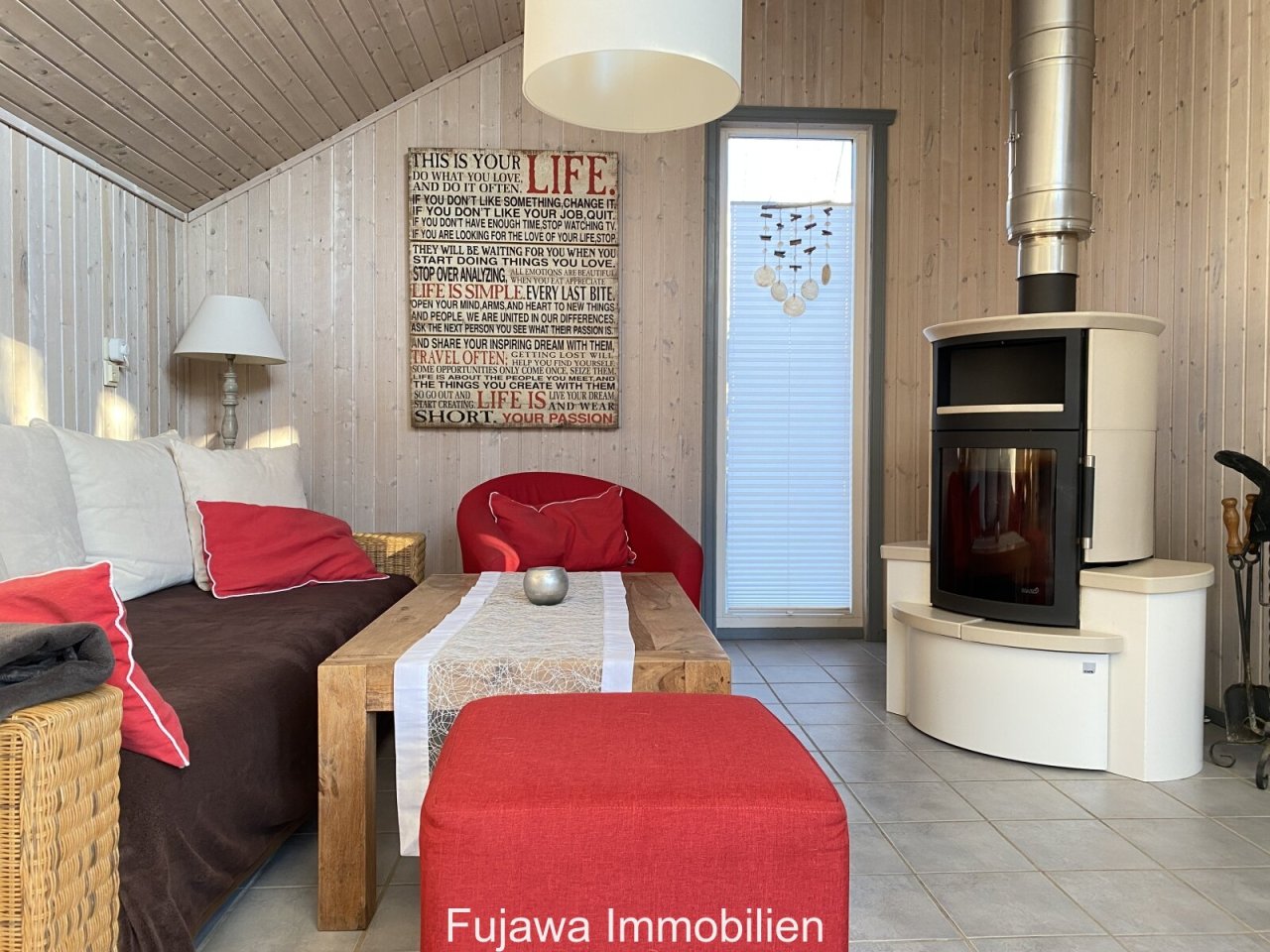 Wohnbereich mit Kamin