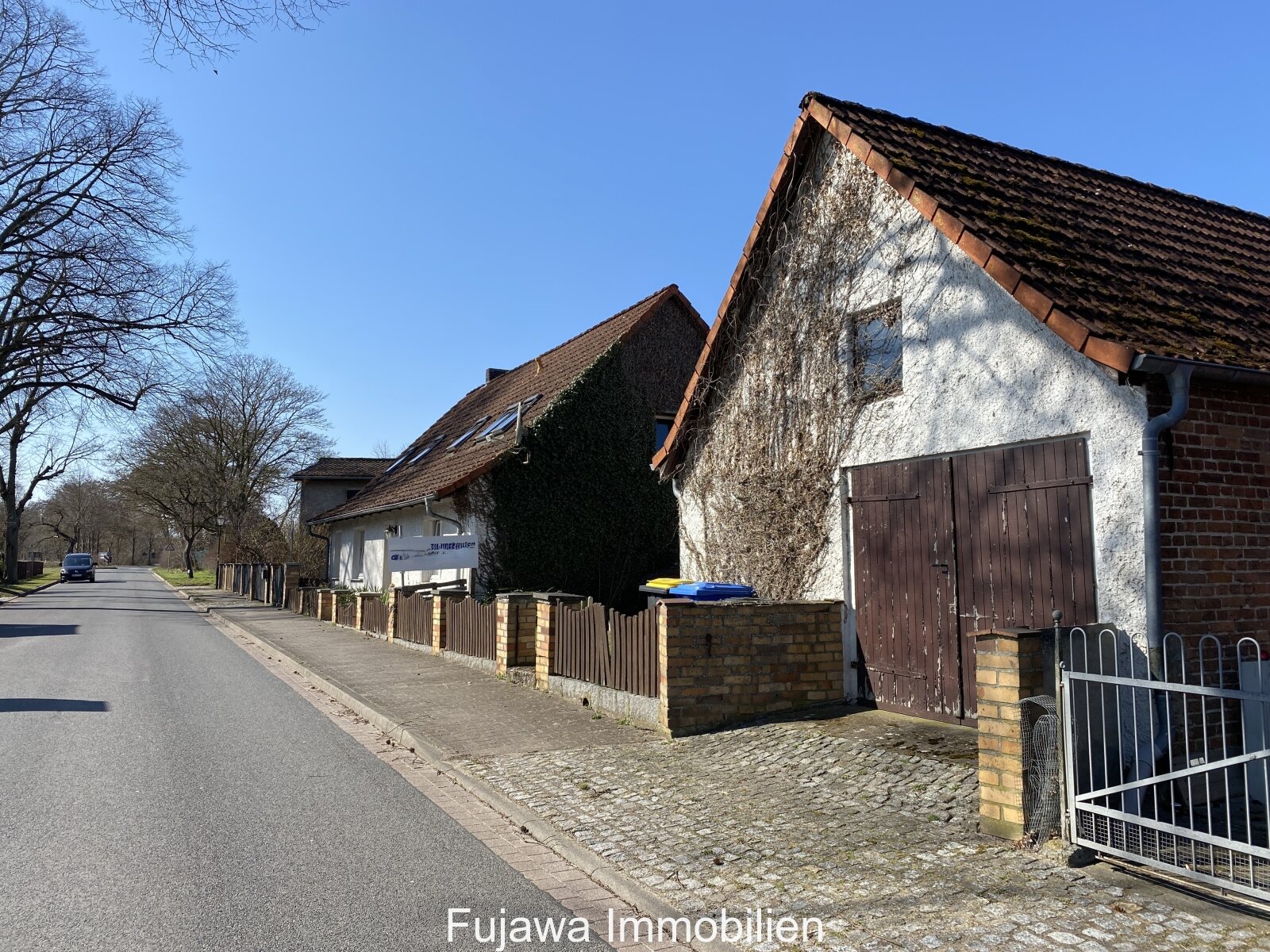 Garage Straßenansicht