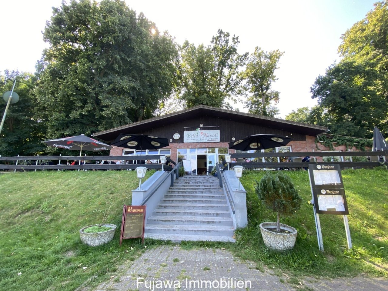 Restaurant in Schwarz am Badestrand Restaurant in Schwarz am Badestrand