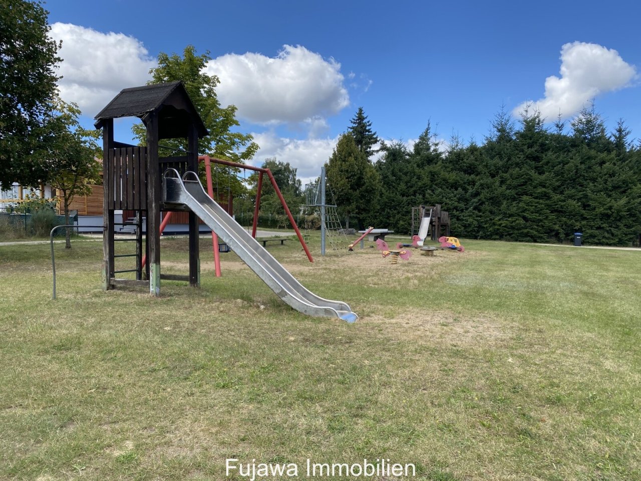 Spielplatz in der Sternsiedlung wenige Meter vom Haus Spielplatz in der Sternsiedlung wenige Meter vom Haus