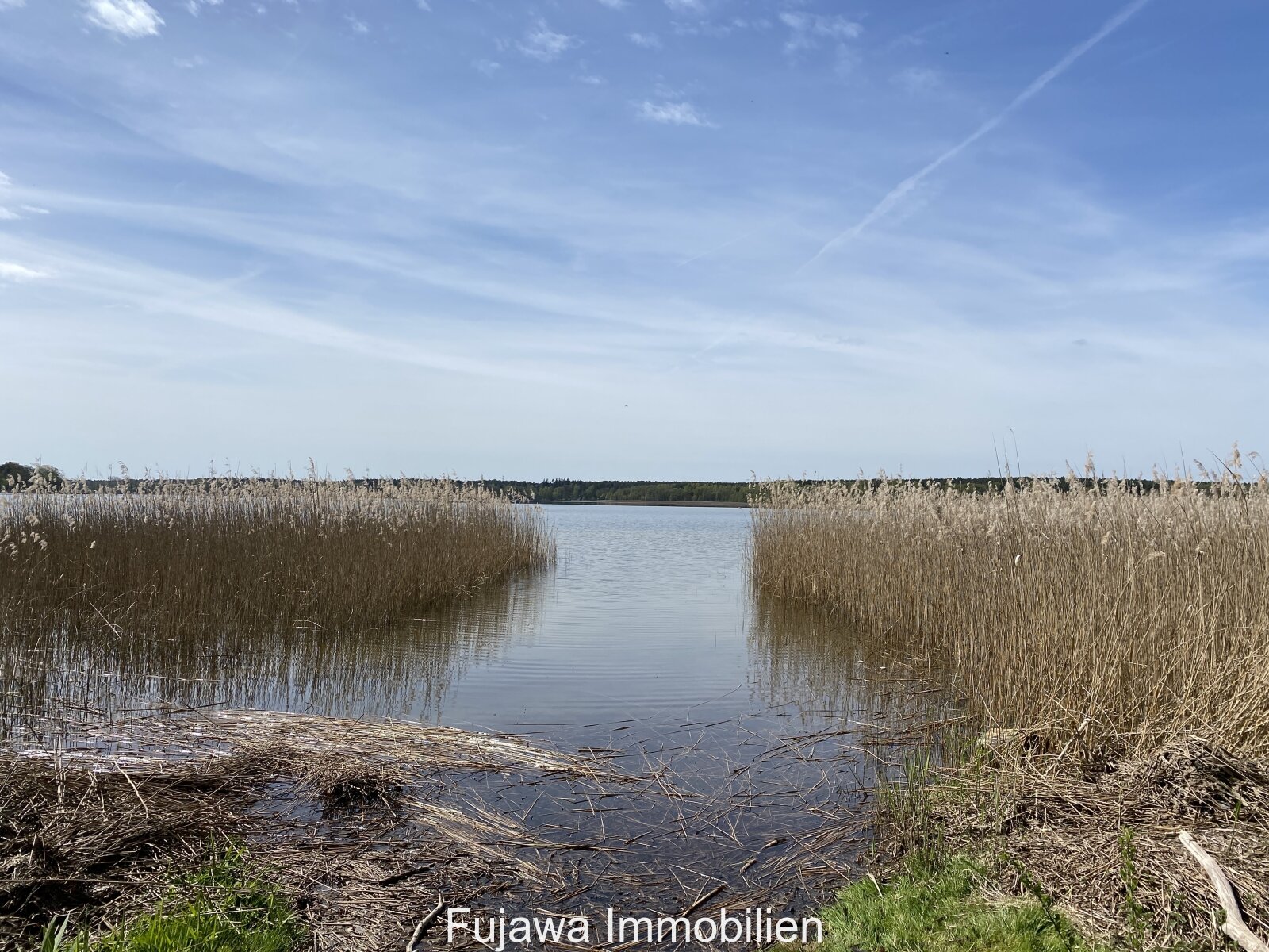 kleiner Seezugang neben der Ferienanlage am Useriner See kleiner Seezugang neben der Ferienanlage am Useriner See