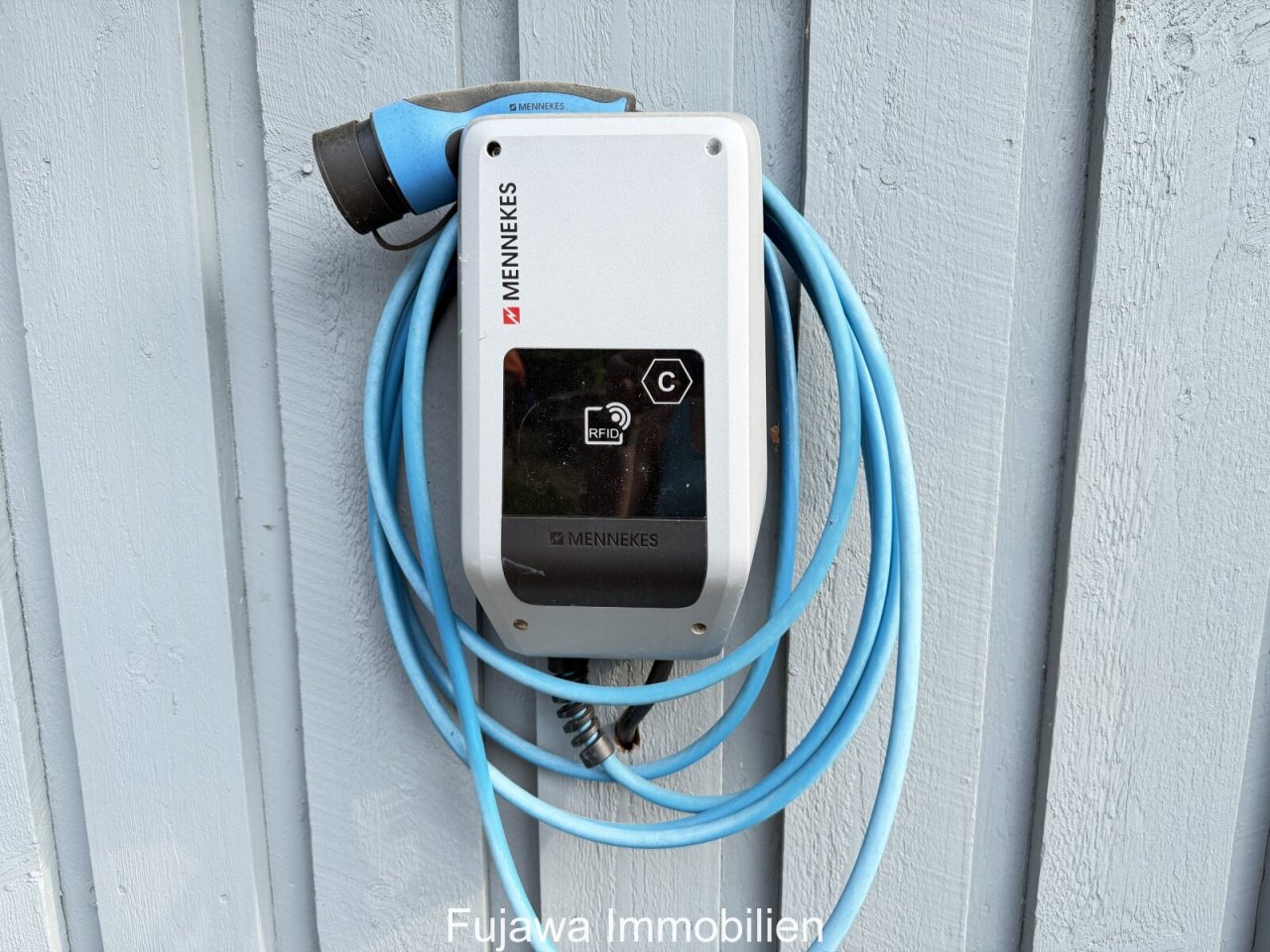 Wallbox Ladestation für E-Auto direkt am Haus Wallbox Ladestation für E-Auto direkt am Haus