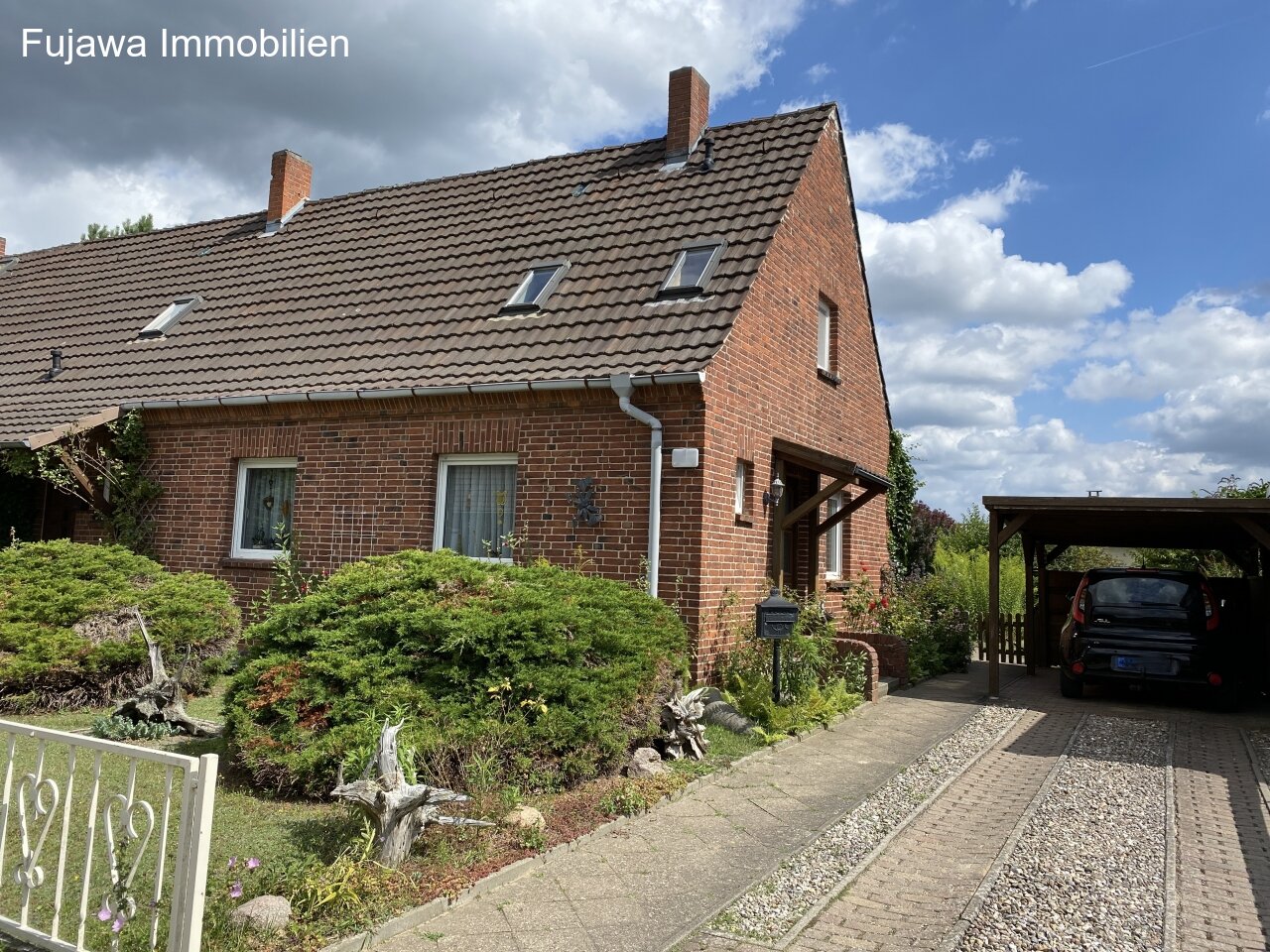 Mirow: Reihenendhaus mit Garten in ruhiger Lage   Mirow: Reihenendhaus mit Garten in ruhiger Lage