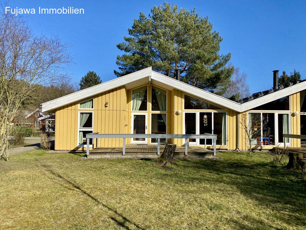 Ansicht Terrasse und Garten